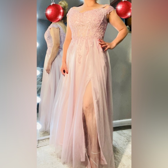 Beautiful woman’s dress for wedding or prom, cocktail parties good condition. - Picture 2 of 6